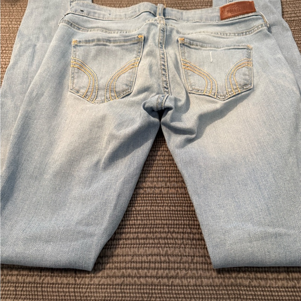 📦 Hollister Skinny Blue Jeans with Faded Distressing - Picture 6 of 11